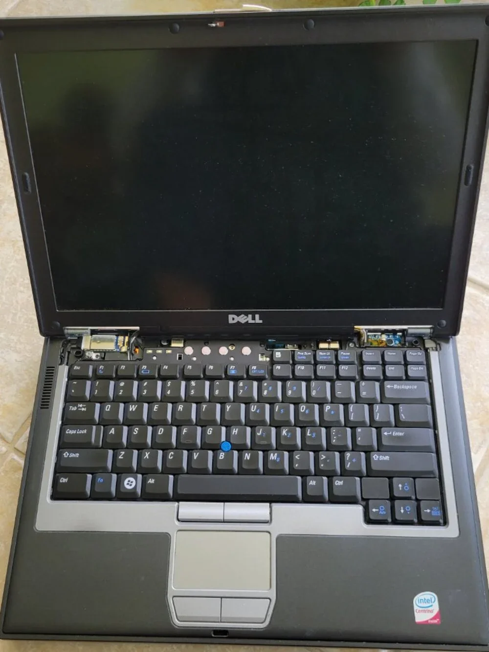 Dell Latitude D630 | Windows 10 Home | 4GB RAM | Screws Stripped